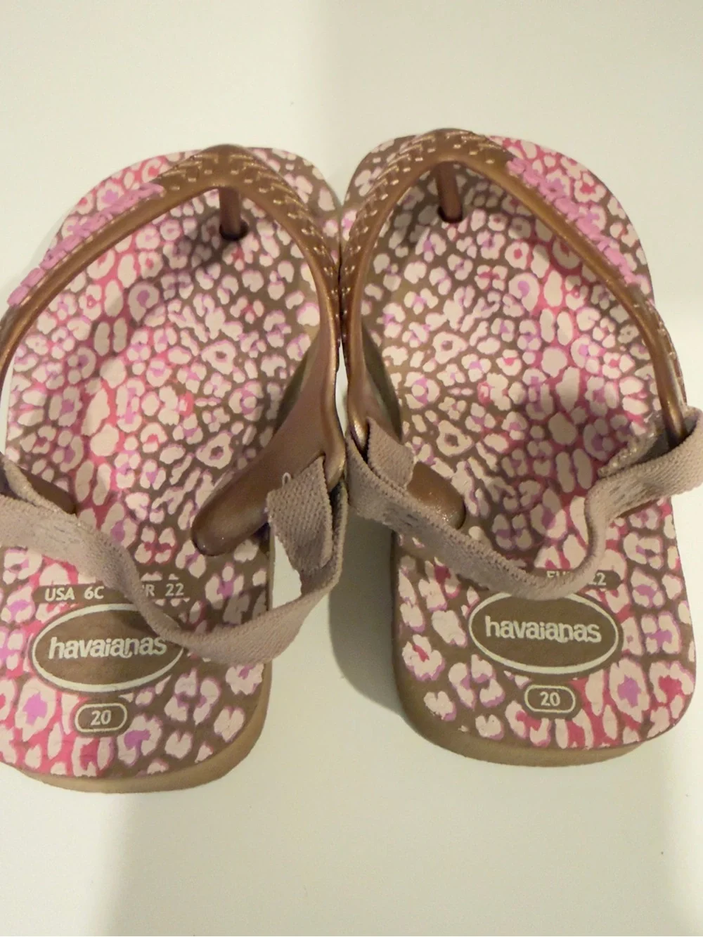 Havaianas Kids Pink and Gold Leopard Print Flip Flops